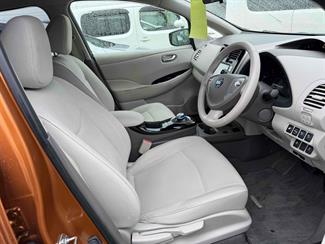 2016 Nissan Leaf - Thumbnail