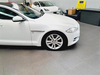 2013 Jaguar XJ - Thumbnail