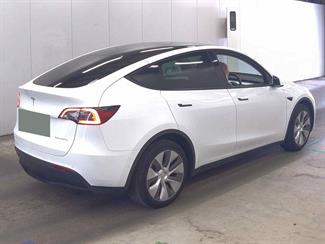 2024 Tesla Model Y - Thumbnail