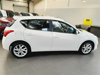 2015 Nissan Pulsar - Thumbnail
