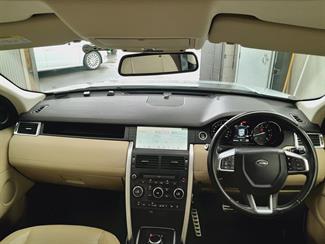 2017 Land Rover Discovery Sport - Thumbnail