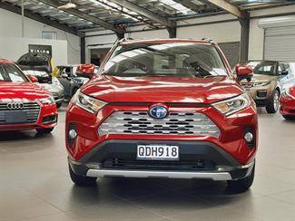 2019 Toyota RAV4 - Thumbnail