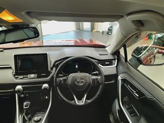 2019 Toyota RAV4 - Thumbnail
