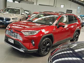 2019 Toyota RAV4 - Thumbnail