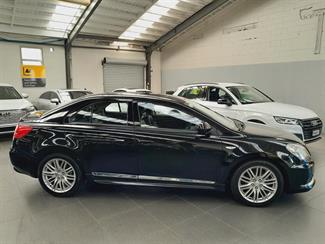 2015 Suzuki Kizashi - Thumbnail
