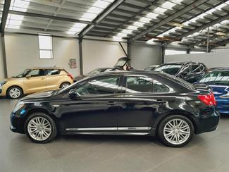 2015 Suzuki Kizashi - Thumbnail