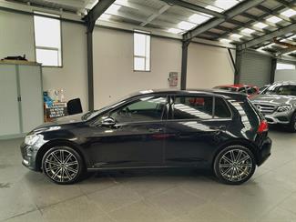 2013 Volkswagen Golf - Thumbnail