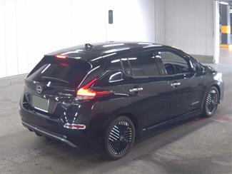 2022 Nissan Leaf - Thumbnail