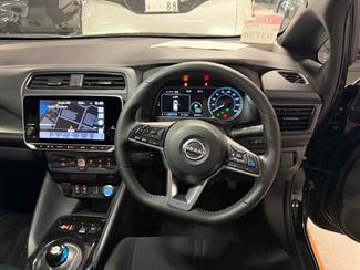 2022 Nissan Leaf - Thumbnail