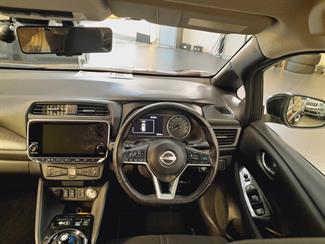 2022 Nissan Leaf - Thumbnail