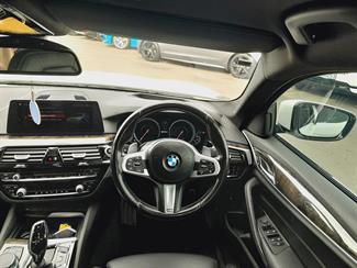 2018 BMW 530e - Thumbnail