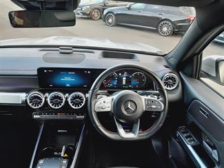 2022 Mercedes-Benz EQB - Thumbnail