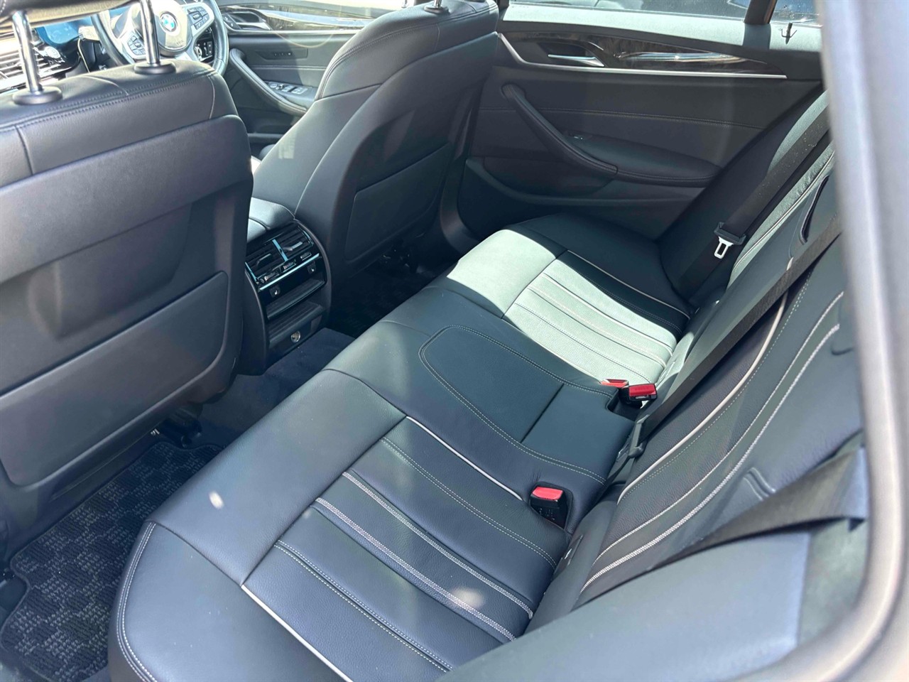 2020 BMW 523i
