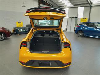 2023 Toyota Prius - Thumbnail