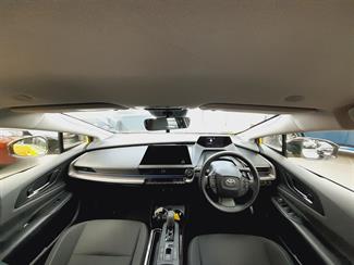 2023 Toyota Prius - Thumbnail