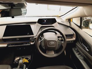 2023 Toyota Prius - Thumbnail