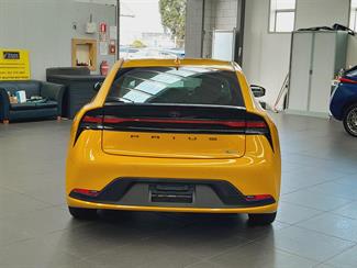 2023 Toyota Prius - Thumbnail