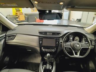 2017 Nissan X-Trail - Thumbnail