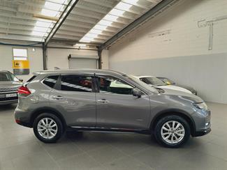2017 Nissan X-Trail - Thumbnail