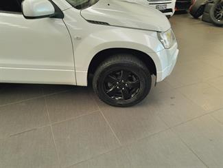 2013 Suzuki Grand Vitara - Thumbnail
