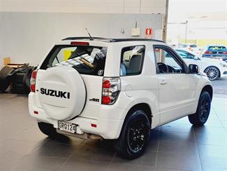 2013 Suzuki Grand Vitara - Thumbnail