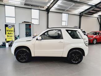 2013 Suzuki Grand Vitara - Thumbnail