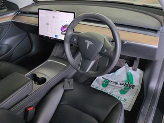 2021 Tesla Model 3 - Thumbnail