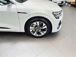 2021 Audi E-tron - Thumbnail