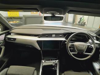 2021 Audi E-tron - Thumbnail