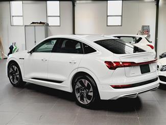 2021 Audi E-tron - Thumbnail