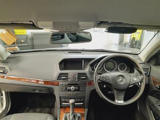 2009 Mercedes-Benz E 250 - Thumbnail