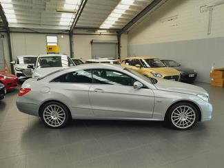 2009 Mercedes-Benz E 250 - Thumbnail