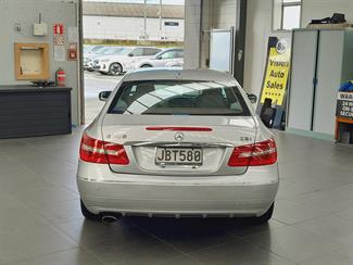 2009 Mercedes-Benz E 250 - Thumbnail
