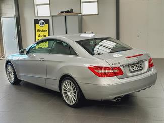 2009 Mercedes-Benz E 250 - Thumbnail