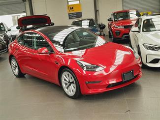 2022 Tesla Model 3 - Thumbnail