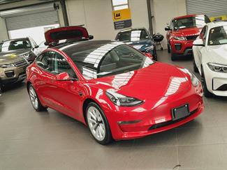 2022 Tesla Model 3 - Thumbnail