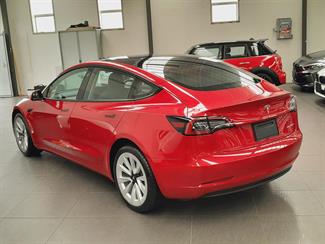 2022 Tesla Model 3 - Thumbnail