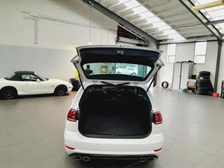 2018 Volkswagen Golf R - Thumbnail