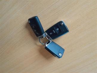 2018 Volkswagen Golf R - Thumbnail