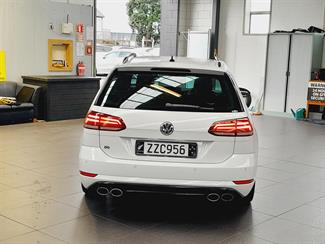 2018 Volkswagen Golf R - Thumbnail
