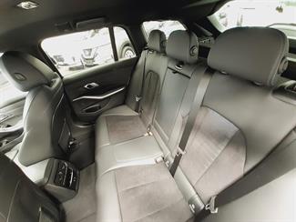 2022 BMW 320i - Thumbnail