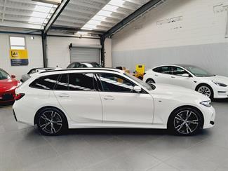 2022 BMW 320i - Thumbnail