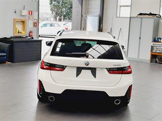 2022 BMW 320i - Thumbnail