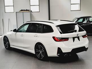 2022 BMW 320i - Thumbnail