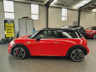 2017 Mini Cooper - Thumbnail