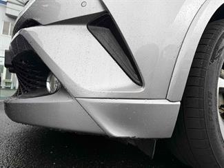 2017 Toyota C-HR - Thumbnail