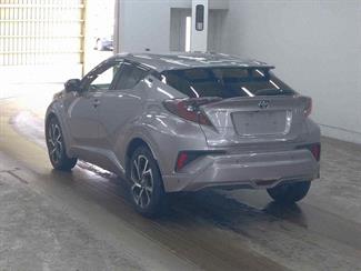 2017 Toyota C-HR - Thumbnail