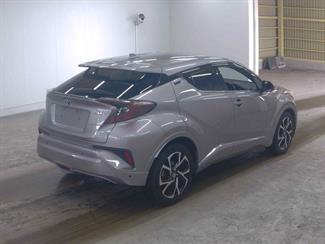 2017 Toyota C-HR - Thumbnail
