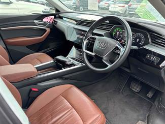2021 Audi E-tron - Thumbnail