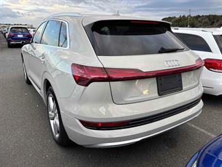 2021 Audi E-tron - Thumbnail